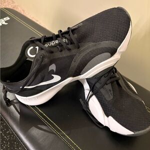 Women’s Nike Cross Trainers 10